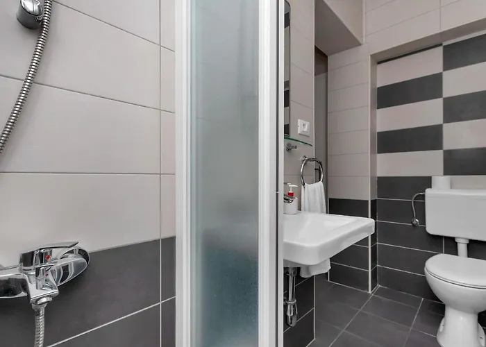 Lägenhet Blue Dream By Interhome Makarska